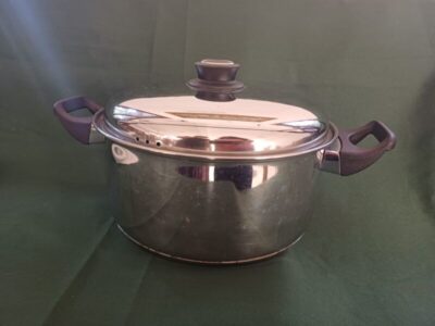 2 Pressure Cookers, 1 Rice Cooker, Assorted Pots & Water Bottles – Excellent Used Condition (Sihina Project)