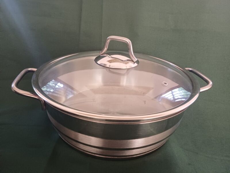 2 Pressure Cookers, 1 Rice Cooker, Assorted Pots & Water Bottles – Excellent Used Condition (Sihina Project)