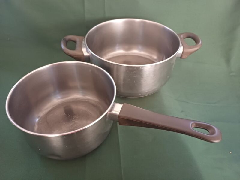 2 Pressure Cookers, 1 Rice Cooker, Assorted Pots & Water Bottles – Excellent Used Condition (Sihina Project)